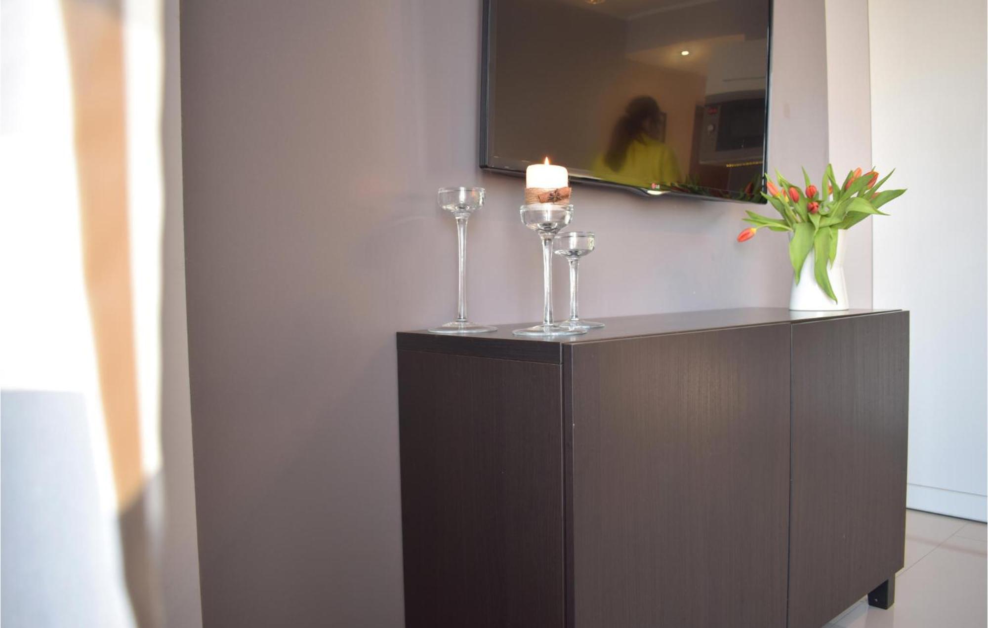 Nice Apartment In Darlowko With Wifi Екстериор снимка