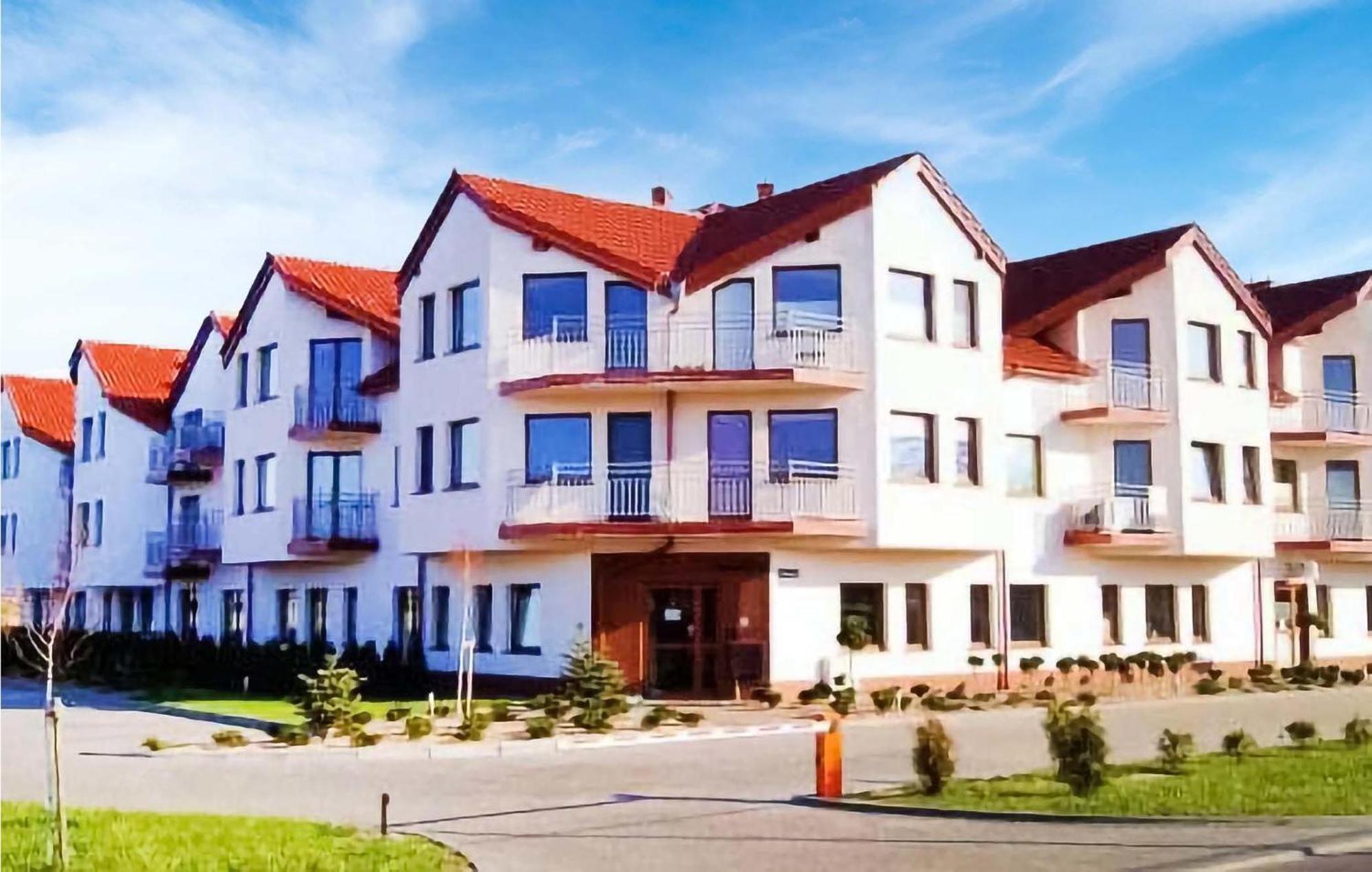 Nice Apartment In Darlowko With Wifi Екстериор снимка