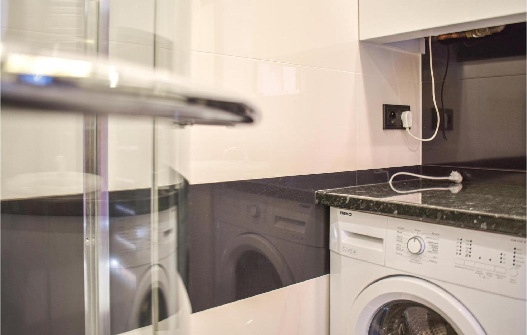 Nice Apartment In Darlowko With Wifi Екстериор снимка