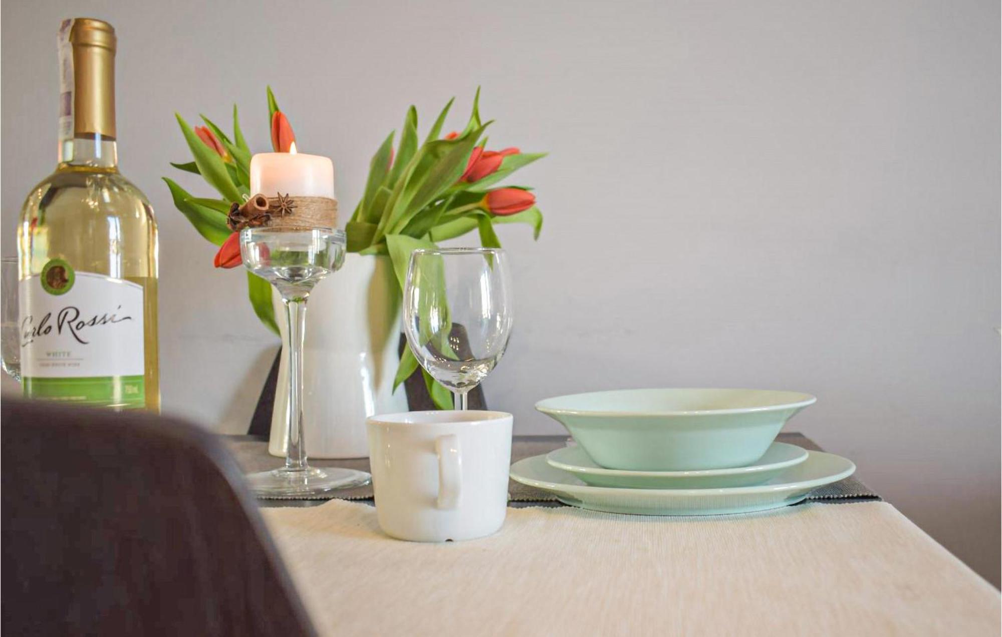 Nice Apartment In Darlowko With Wifi Екстериор снимка