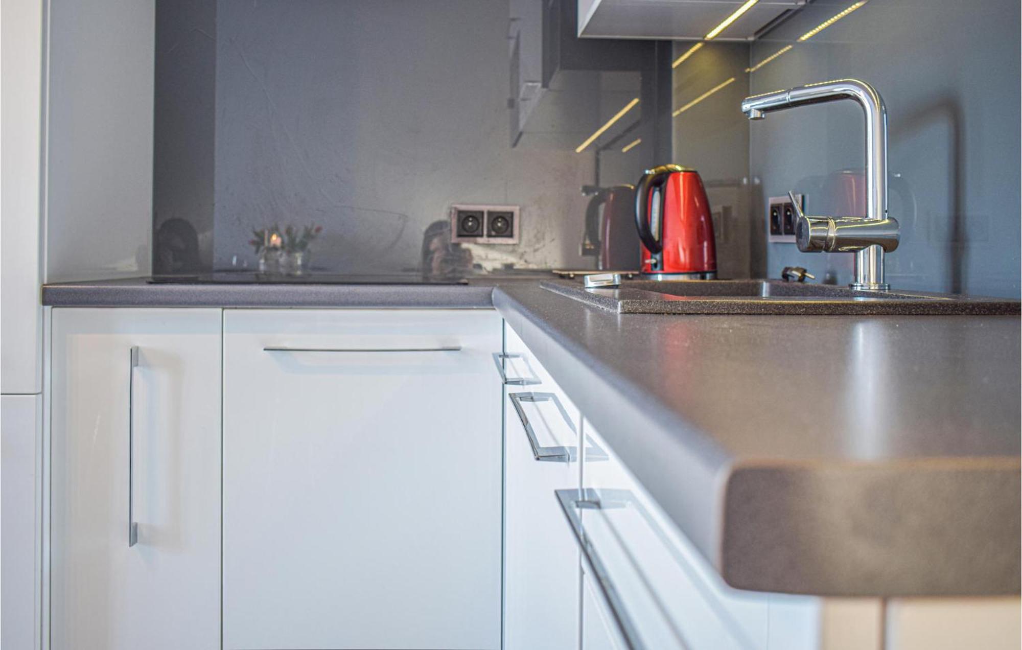 Nice Apartment In Darlowko With Wifi Екстериор снимка