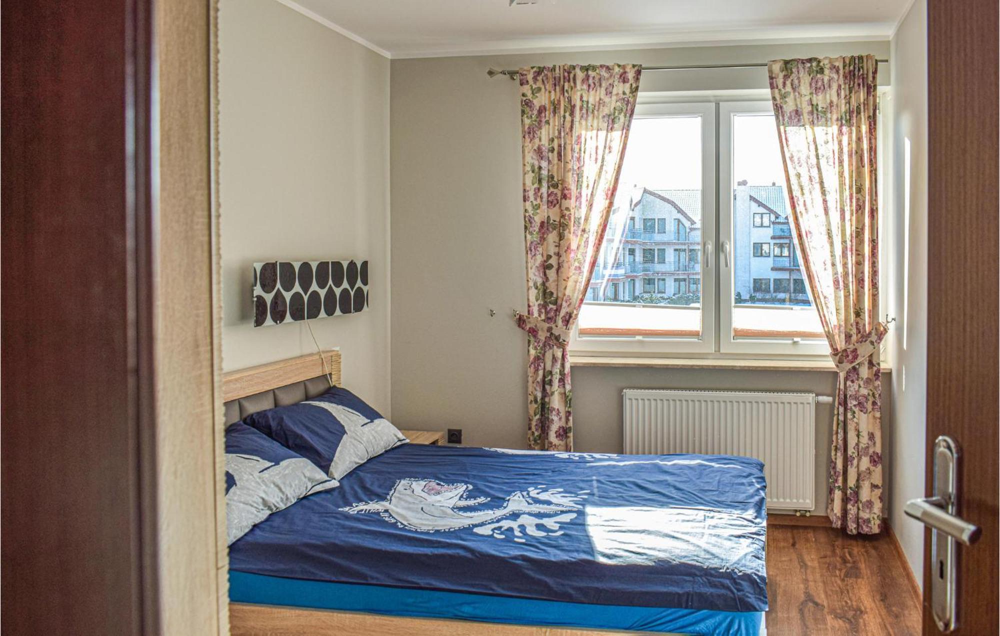 Nice Apartment In Darlowko With Wifi Екстериор снимка